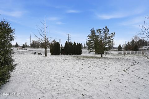 Tiny photo for 759 Greystone Drive, Bowling Green, OH 43402 (MLS # 10002665)