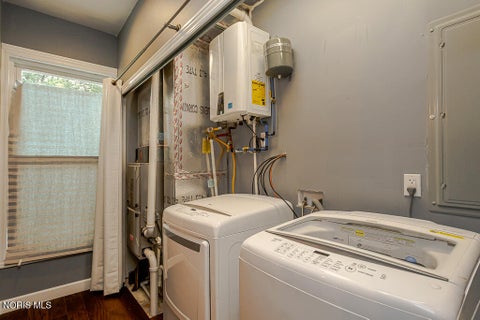 Tiny photo for 24269 W Second Street, Grand Rapids, OH 43522 (MLS # 10009500)