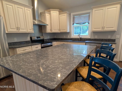 Tiny photo for 24269 W Second Street, Grand Rapids, OH 43522 (MLS # 10009500)