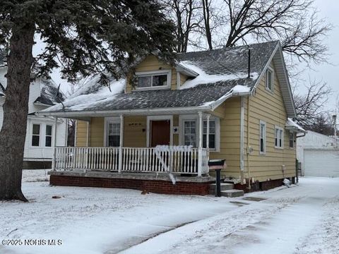 Photo of 2110 Wychwood Street, Toledo, OH 43613 (MLS # 10002670)