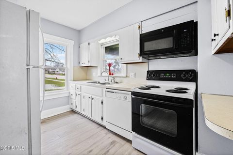 Tiny photo for 125 W Mcpherson Avenue, Findlay, OH 45840 (MLS # 10005899)