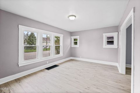 Tiny photo for 125 W Mcpherson Avenue, Findlay, OH 45840 (MLS # 10005899)