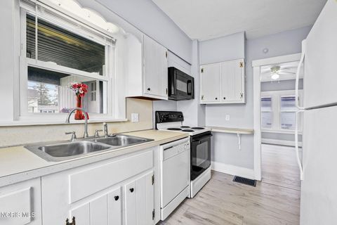 Tiny photo for 125 W Mcpherson Avenue, Findlay, OH 45840 (MLS # 10005899)