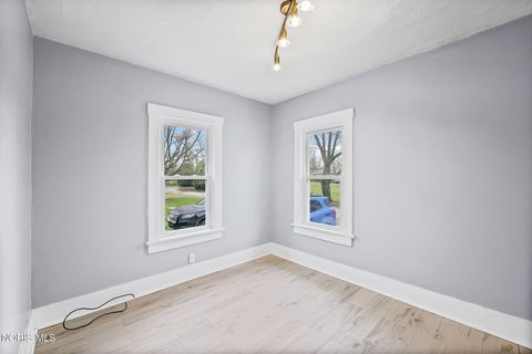 Tiny photo for 125 W Mcpherson Avenue, Findlay, OH 45840 (MLS # 10005899)