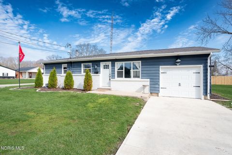 Photo of 916 Navarre Avenue, Bryan, OH 43506 (MLS # 10005868)