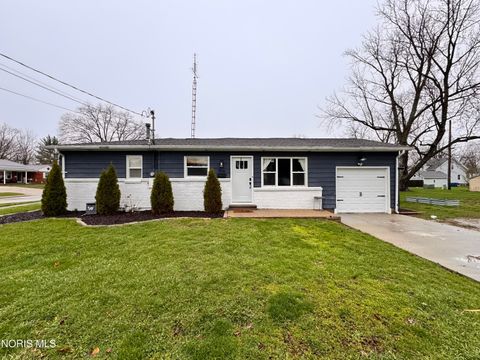 Photo of 916 Navarre Avenue, Bryan, OH 43506 (MLS # 10005868)