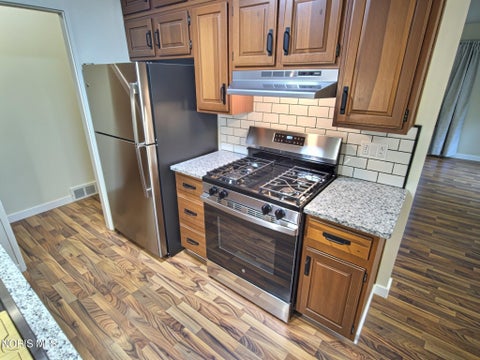 Tiny photo for 4723 Oak Glen Drive, Toledo, OH 43613 (MLS # 10013978)