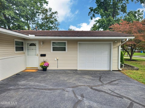 Tiny photo for 4723 Oak Glen Drive, Toledo, OH 43613 (MLS # 10013978)