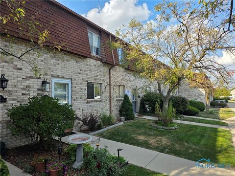 Tiny photo for 744 Fairway Drive #Apt 30, Wauseon, OH 43567 (MLS # 6137001)