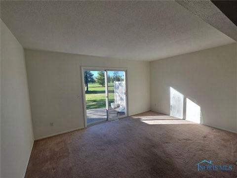 Tiny photo for 744 Fairway Drive #Apt 30, Wauseon, OH 43567 (MLS # 6137001)