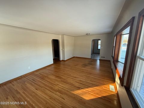 Tiny photo for 502 Brighton Avenue, Toledo, OH 43609 (MLS # 10002075)