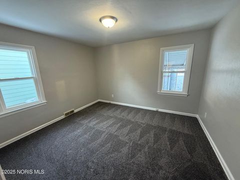 Tiny photo for 502 Brighton Avenue, Toledo, OH 43609 (MLS # 10002075)
