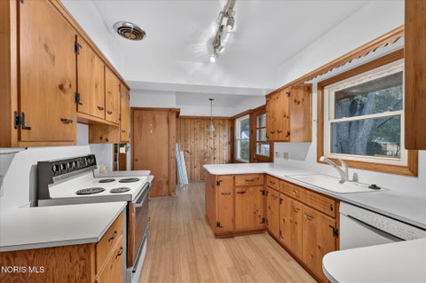 Tiny photo for 3226 Hargo Road, Toledo, OH 43606 (MLS # 10014217)