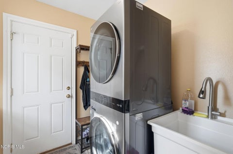 Tiny photo for 827 Wood Sorrel Lane, Perrysburg, OH 43551 (MLS # 10011460)