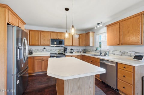 Tiny photo for 827 Wood Sorrel Lane, Perrysburg, OH 43551 (MLS # 10011460)