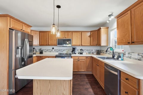 Tiny photo for 827 Wood Sorrel Lane, Perrysburg, OH 43551 (MLS # 10011460)