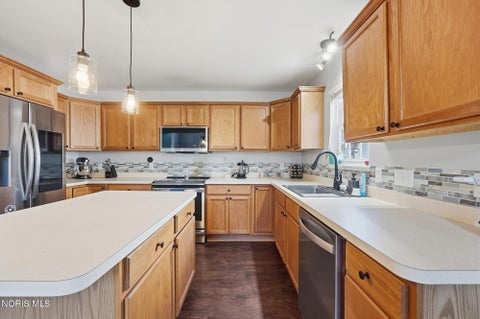 Tiny photo for 827 Wood Sorrel Lane, Perrysburg, OH 43551 (MLS # 10011460)