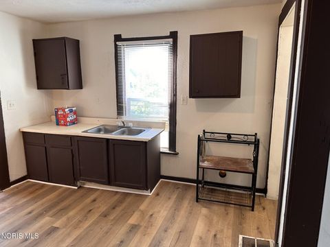 Tiny photo for 1023 Heston Street, Toledo, OH 43607 (MLS # 10009592)