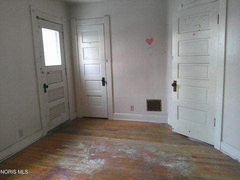 Tiny photo for 411 W Manhattan Boulevard, Toledo, OH 43608 (MLS # 10004231)