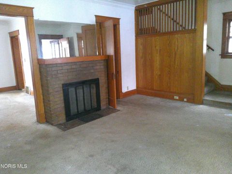 Tiny photo for 411 W Manhattan Boulevard, Toledo, OH 43608 (MLS # 10004231)