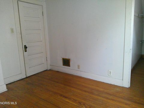 Tiny photo for 411 W Manhattan Boulevard, Toledo, OH 43608 (MLS # 10004231)