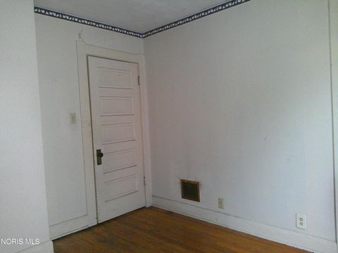 Tiny photo for 411 W Manhattan Boulevard, Toledo, OH 43608 (MLS # 10004231)