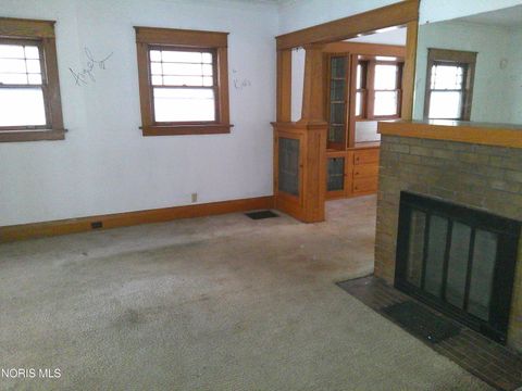Tiny photo for 411 W Manhattan Boulevard, Toledo, OH 43608 (MLS # 10004231)