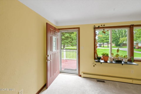 Tiny photo for 165 N Yarrow Street, Oregon, OH 43616 (MLS # 10012344)