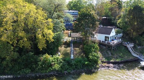 Tiny photo for 28968 E River Road, Perrysburg, OH 43551 (MLS # 10009929)