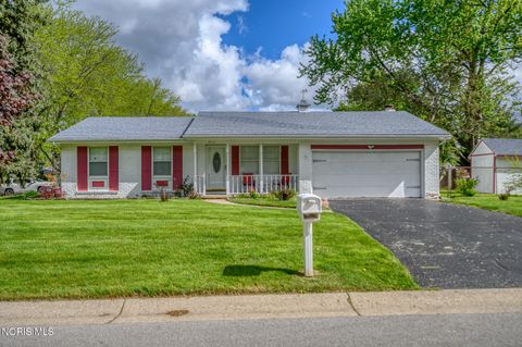 Photo of 5006 Lynbridge Lane, Toledo, OH 43614 (MLS # 10007194)