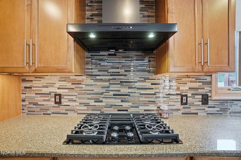 Tiny photo for 2312 Ashton Court, Maumee, OH 43537 (MLS # 10005333)