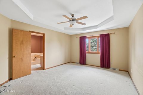 Tiny photo for 2312 Ashton Court, Maumee, OH 43537 (MLS # 10005333)