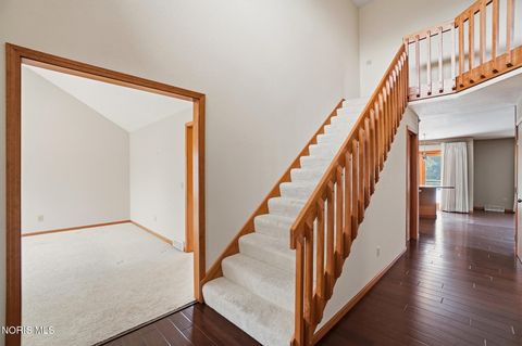 Tiny photo for 2312 Ashton Court, Maumee, OH 43537 (MLS # 10005333)