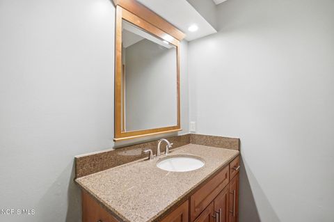 Tiny photo for 2312 Ashton Court, Maumee, OH 43537 (MLS # 10005333)