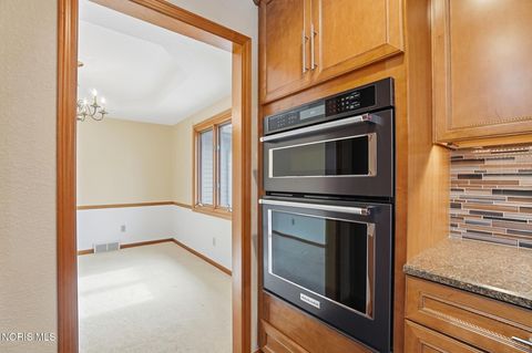 Tiny photo for 2312 Ashton Court, Maumee, OH 43537 (MLS # 10005333)