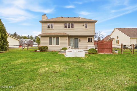 Tiny photo for 2312 Ashton Court, Maumee, OH 43537 (MLS # 10005333)