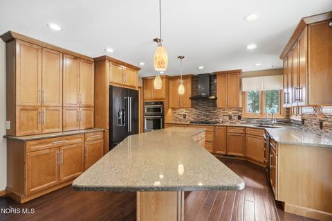 Tiny photo for 2312 Ashton Court, Maumee, OH 43537 (MLS # 10005333)