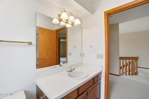 Tiny photo for 2312 Ashton Court, Maumee, OH 43537 (MLS # 10005333)