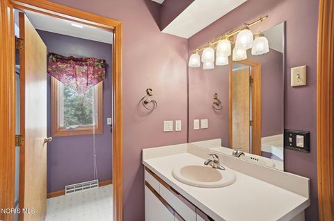 Tiny photo for 2312 Ashton Court, Maumee, OH 43537 (MLS # 10005333)