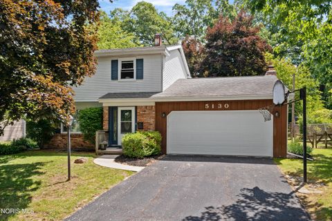 Photo of 5130 Franciscan Boulevard, Sylvania, OH 43560 (MLS # 10010120)