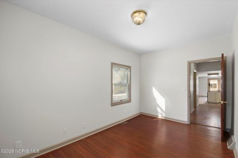 Tiny photo for 701 W Broadway Street, Maumee, OH 43537 (MLS # 10003698)
