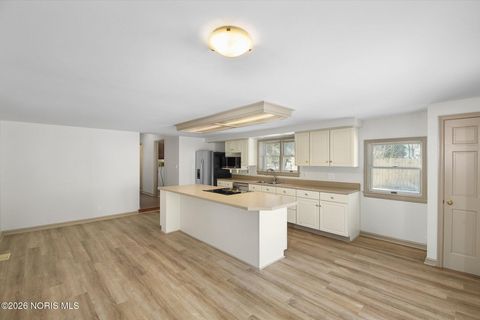 Tiny photo for 701 W Broadway Street, Maumee, OH 43537 (MLS # 10003698)