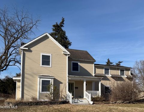 Photo of 701 W Broadway Street, Maumee, OH 43537 (MLS # 10003698)