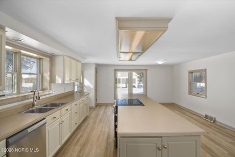 Tiny photo for 701 W Broadway Street, Maumee, OH 43537 (MLS # 10003698)