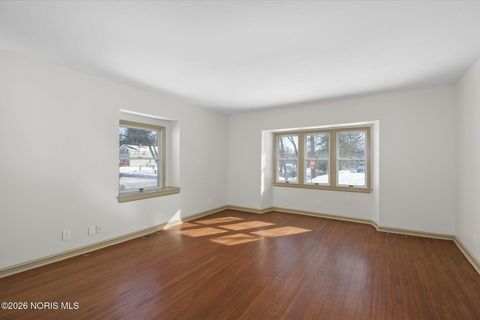 Tiny photo for 701 W Broadway Street, Maumee, OH 43537 (MLS # 10003698)