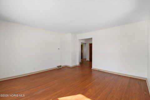 Tiny photo for 701 W Broadway Street, Maumee, OH 43537 (MLS # 10003698)