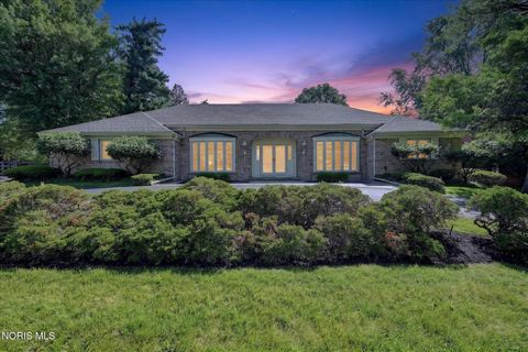 Photo of 4550 Farmington Road, Toledo, OH 43623 (MLS # 10008513)