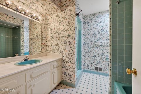 Tiny photo for 4550 Farmington Road, Toledo, OH 43623 (MLS # 10008513)