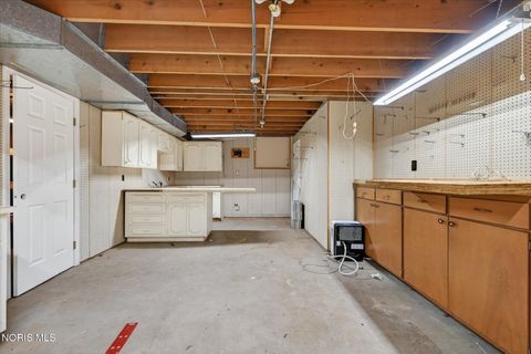 Tiny photo for 4550 Farmington Road, Toledo, OH 43623 (MLS # 10008513)