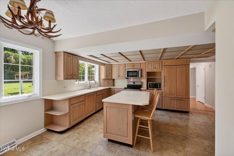 Tiny photo for 4550 Farmington Road, Toledo, OH 43623 (MLS # 10008513)